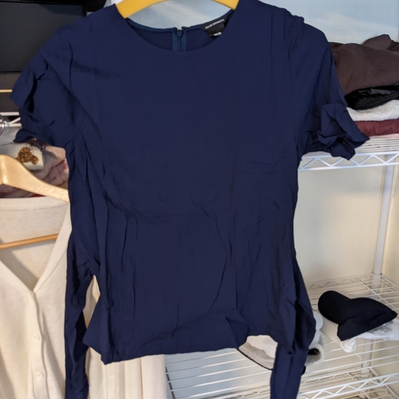 Club Monaco top - Picture 2 of 3